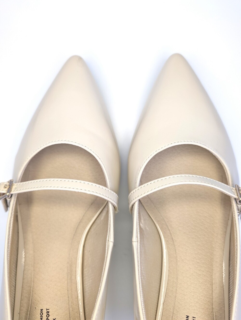 Life Stride Soft System Madelyn Almond Milk Pointy Toe Kitten Heel Pumps 9 Wide - Picture 4 of 14